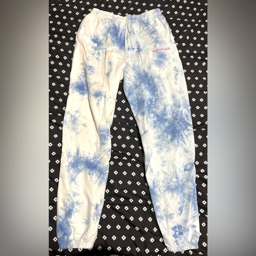 💰2/$10 BSR blue&light blue/cream tie-dye sweatpants w/ pockets -size L